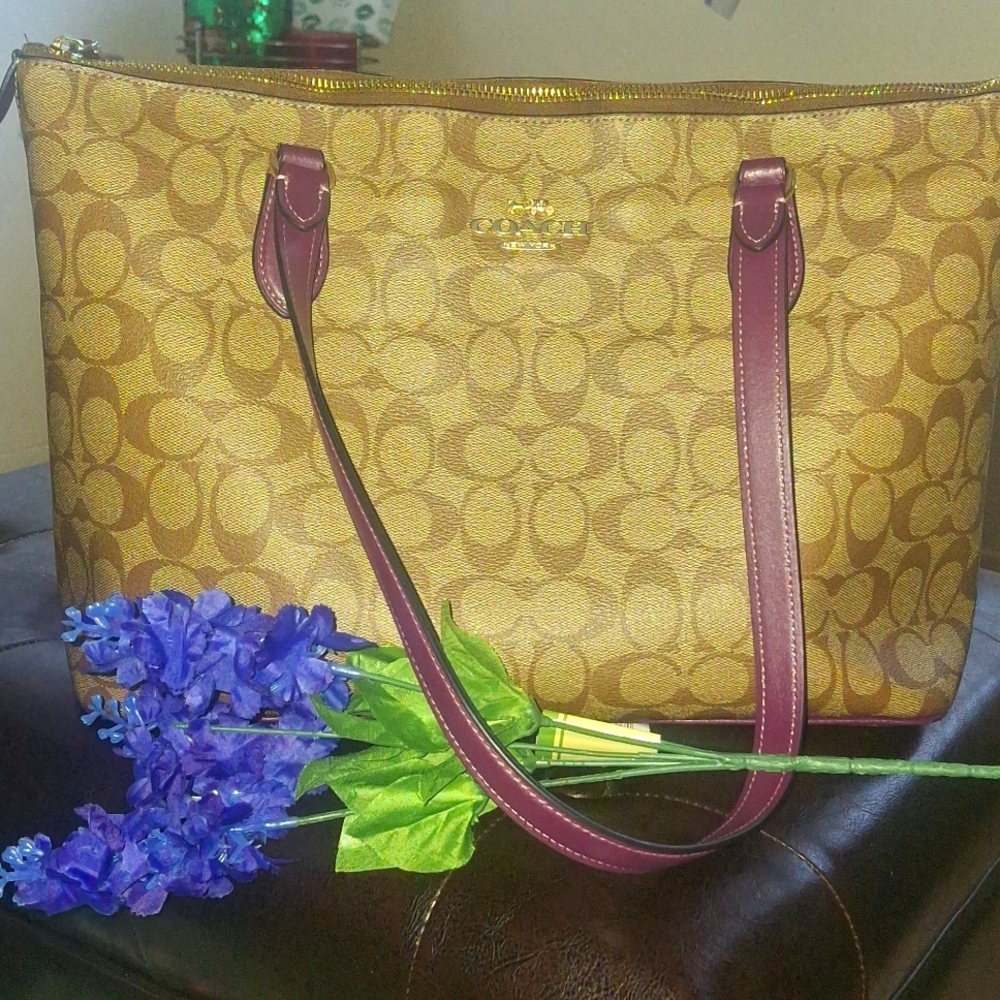 Coach Gallery Tote in Deep Berry & Signature Khaki